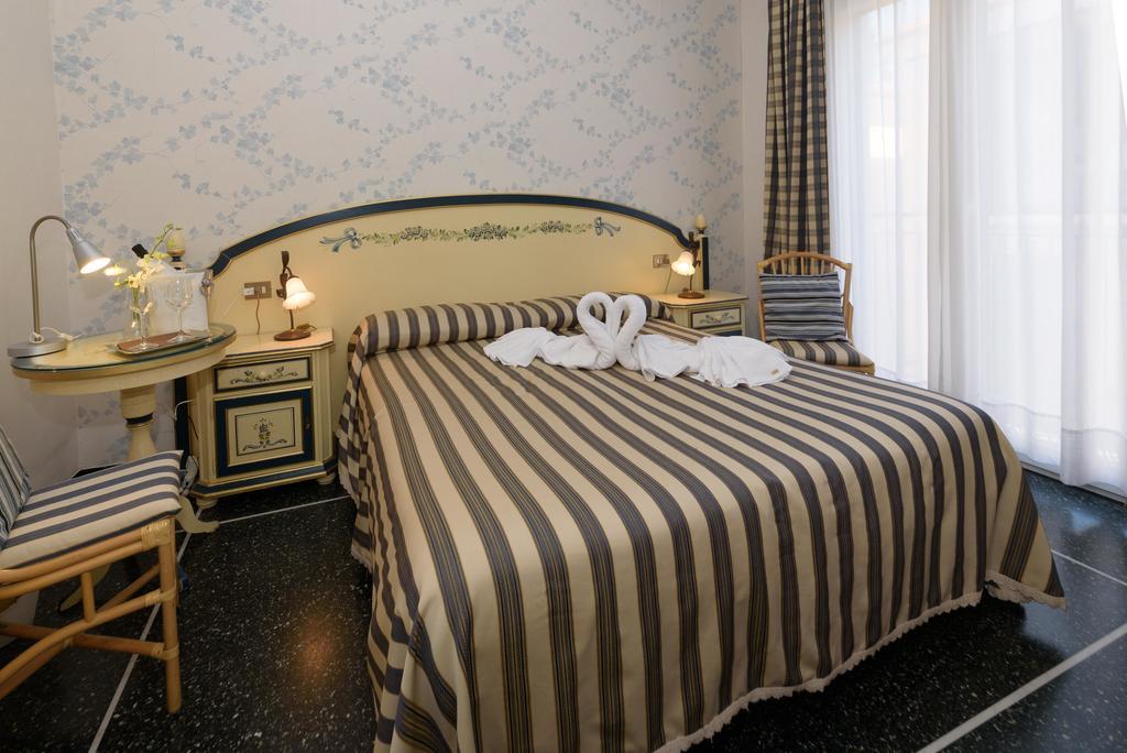 Hotel Morchio Mhotelsgroup Diano Marina Exteriör bild